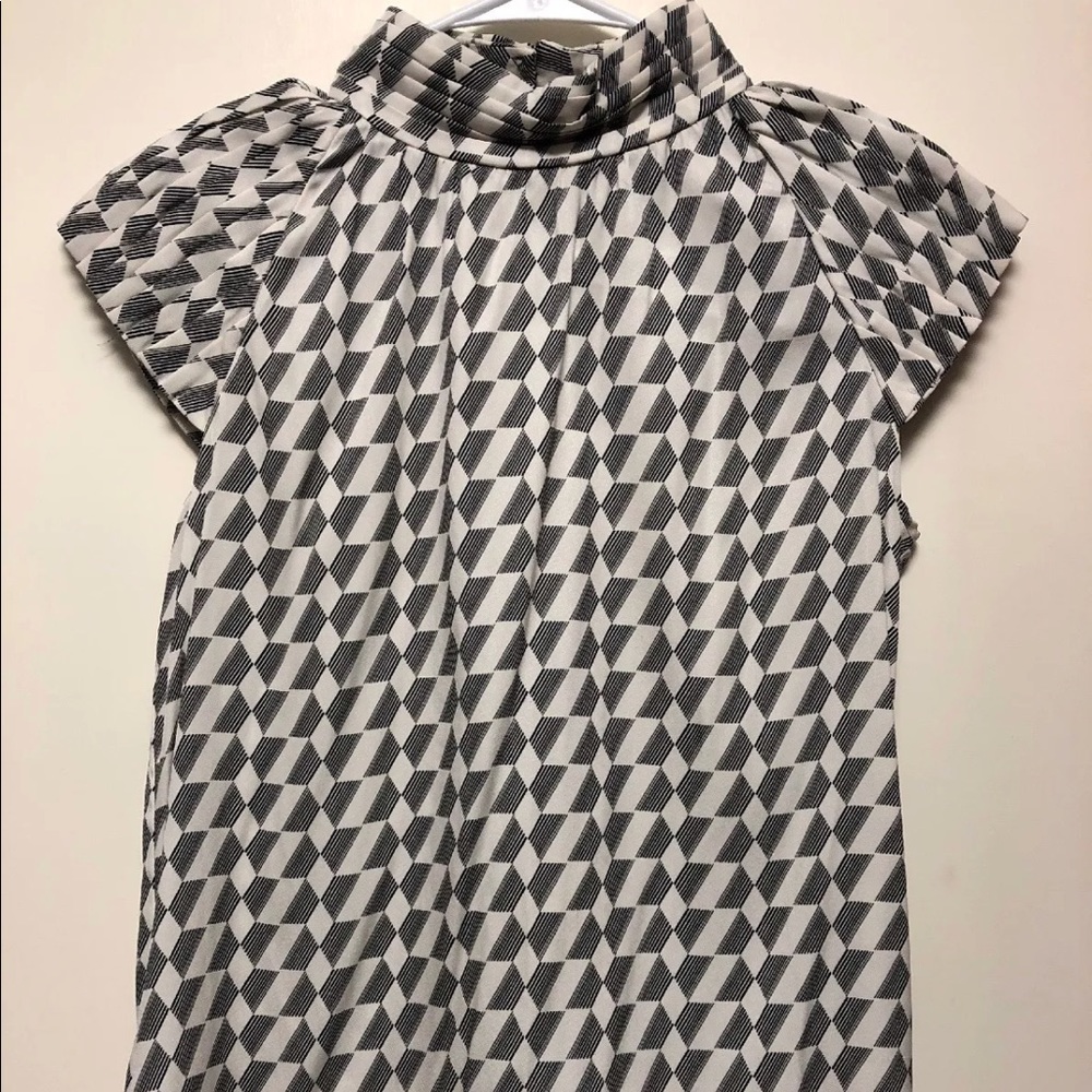 Rachel Zoe Geometric Blouse size 6 91% Silk Medium